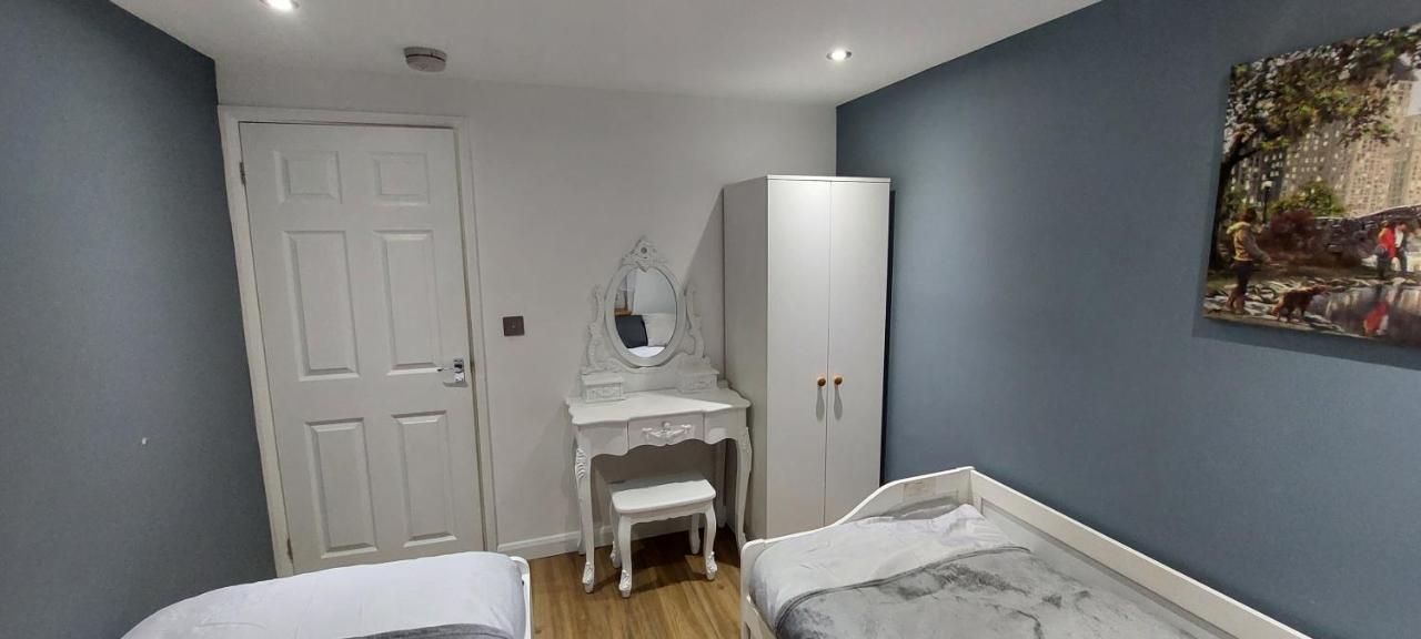 Apartment Lovely 2-bed In *